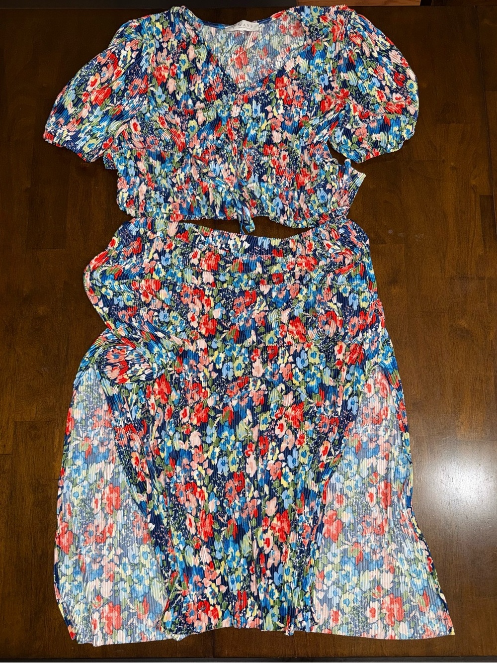 WAYF Floral Pleated Crop Top & Maxi Skirt Set Size L